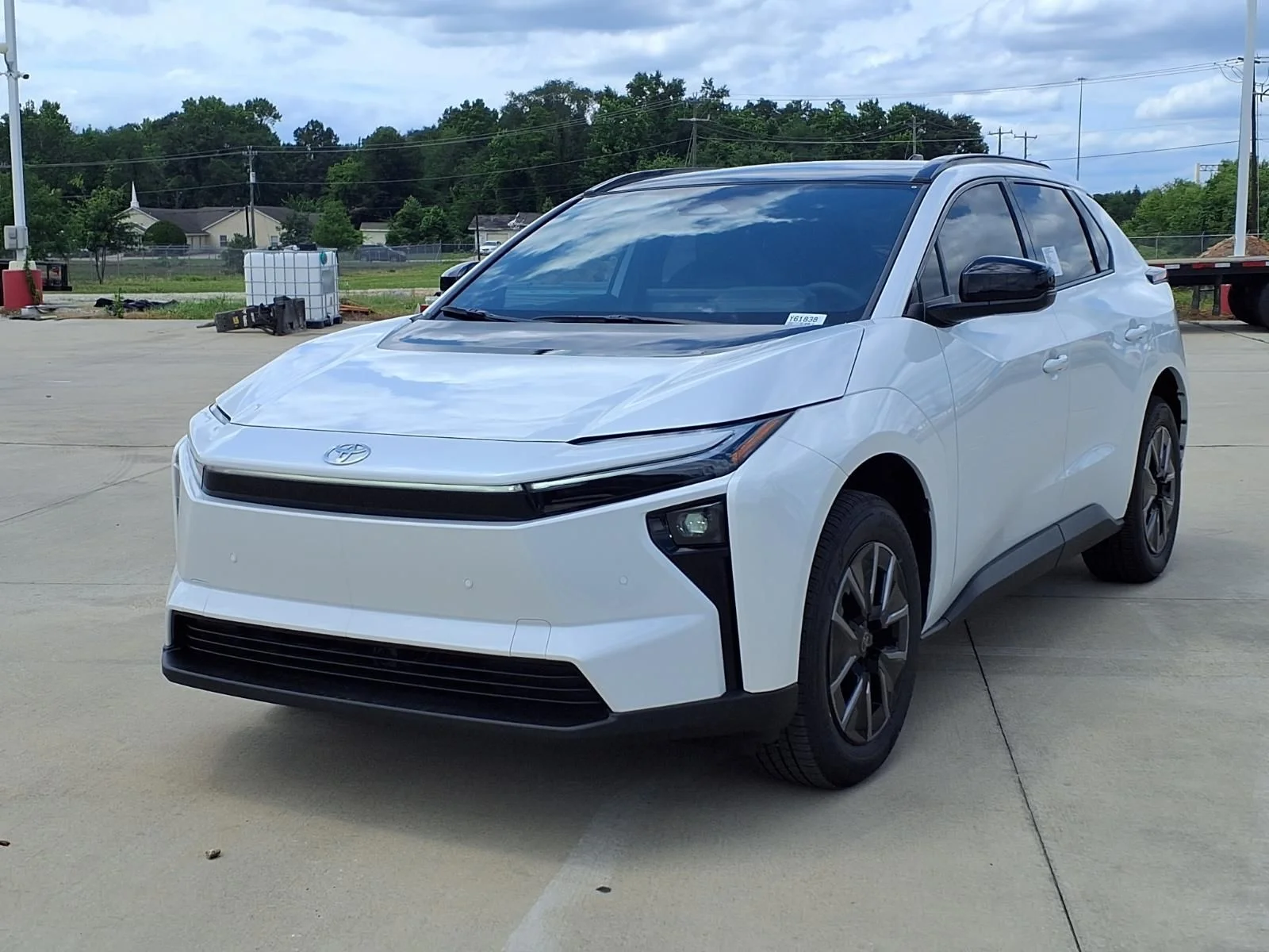 New 2026 Off-white Toyota XLE Plus image 3