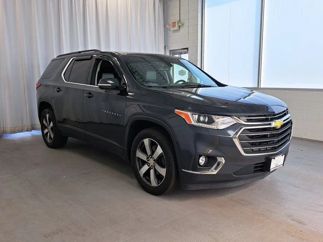 Used 2019 Gray Chevrolet 3LT image 4
