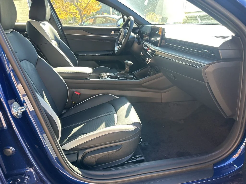 2026 Kia K5 GT-Line - Photo 10
