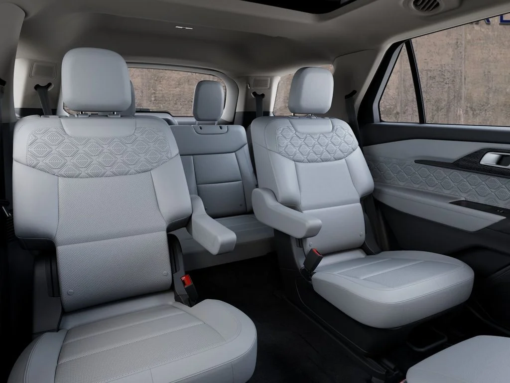 New 2027 Gray Ford Platinum image 11