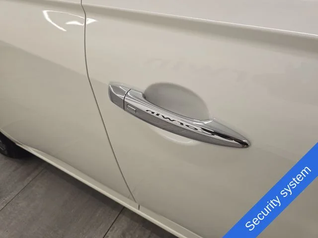Used 2024 White Nissan 2.5 SV image 8