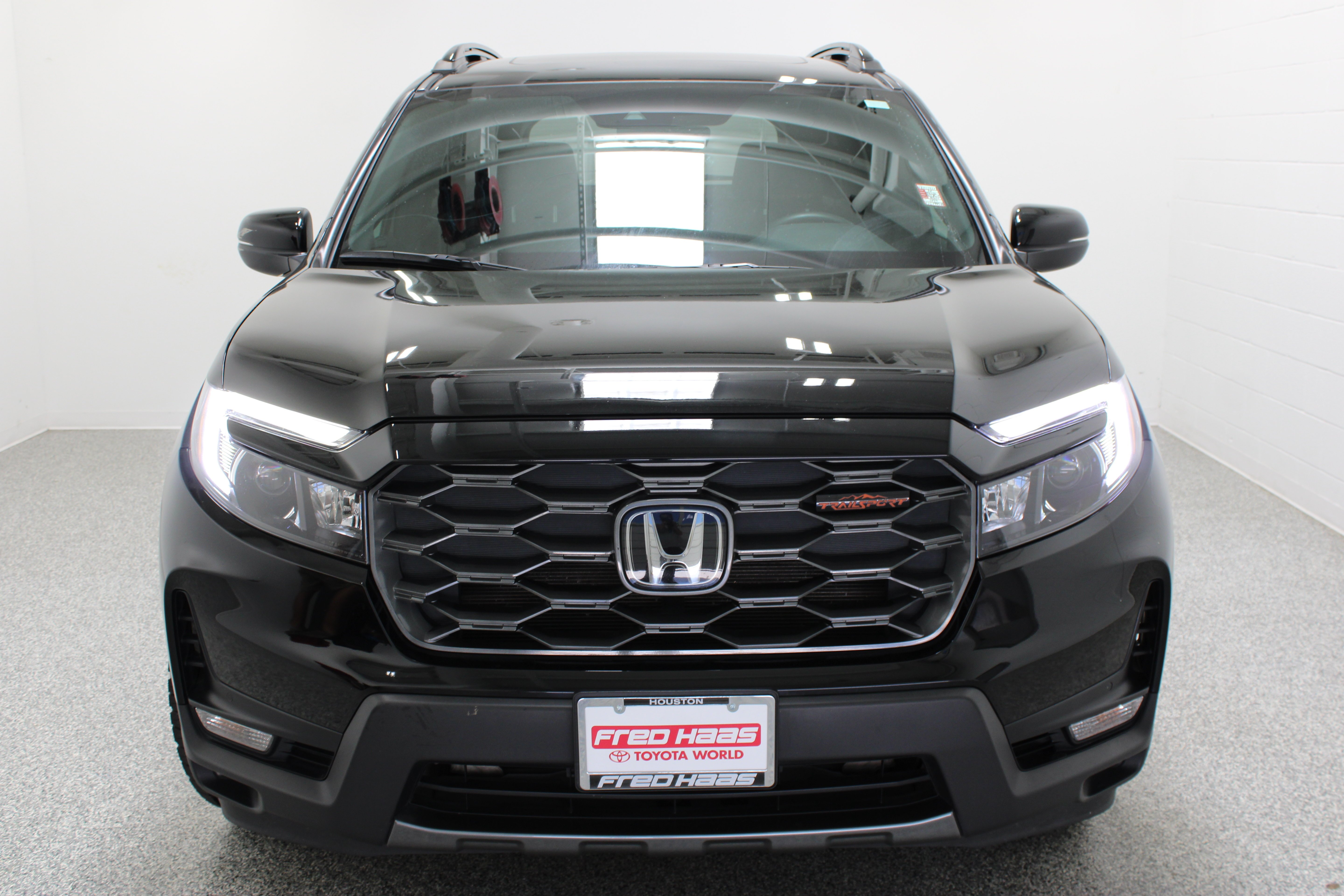 Used 2022 Black Honda TrailSport 3.5L image 3