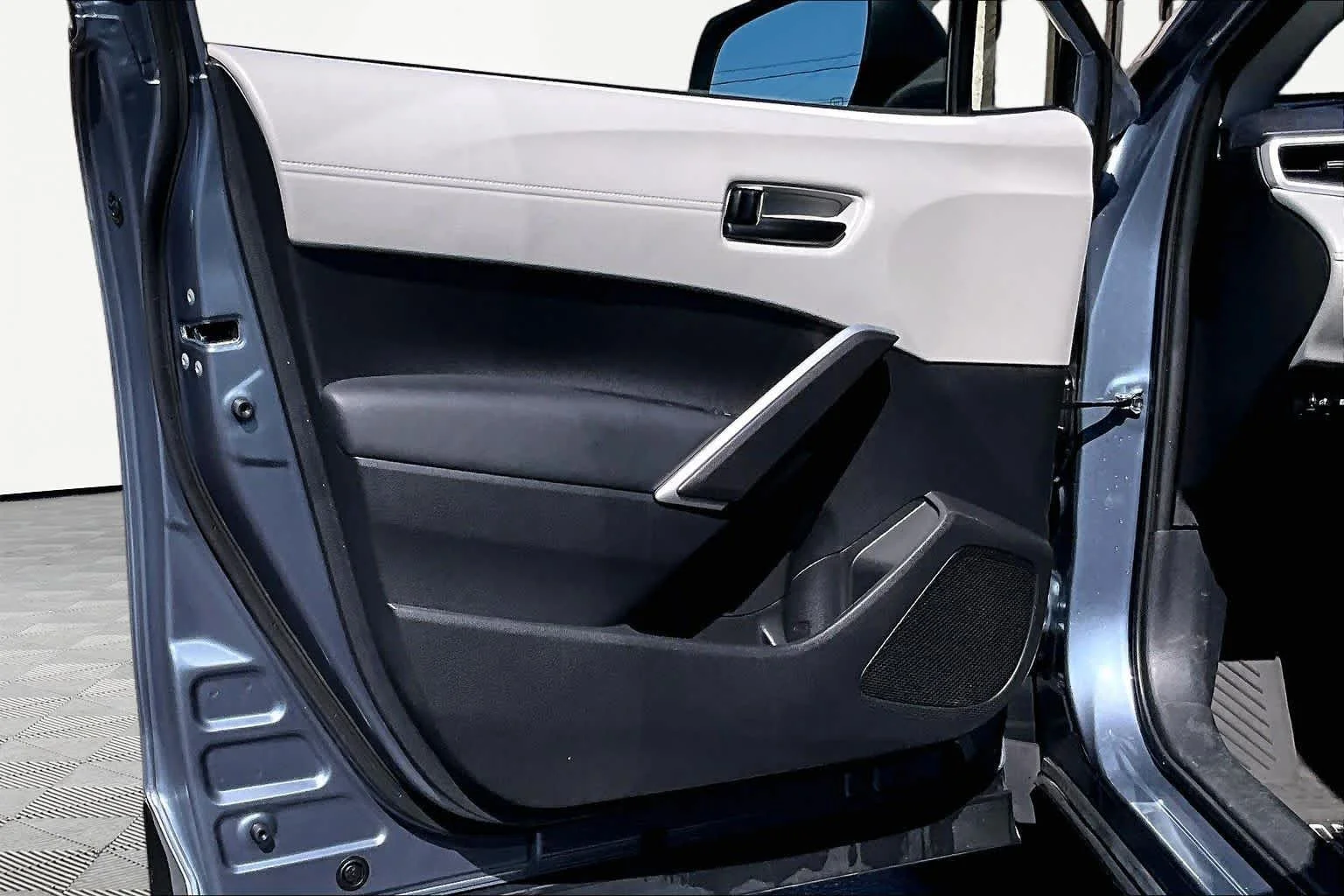 Used 2026 Celestite Toyota L image 22