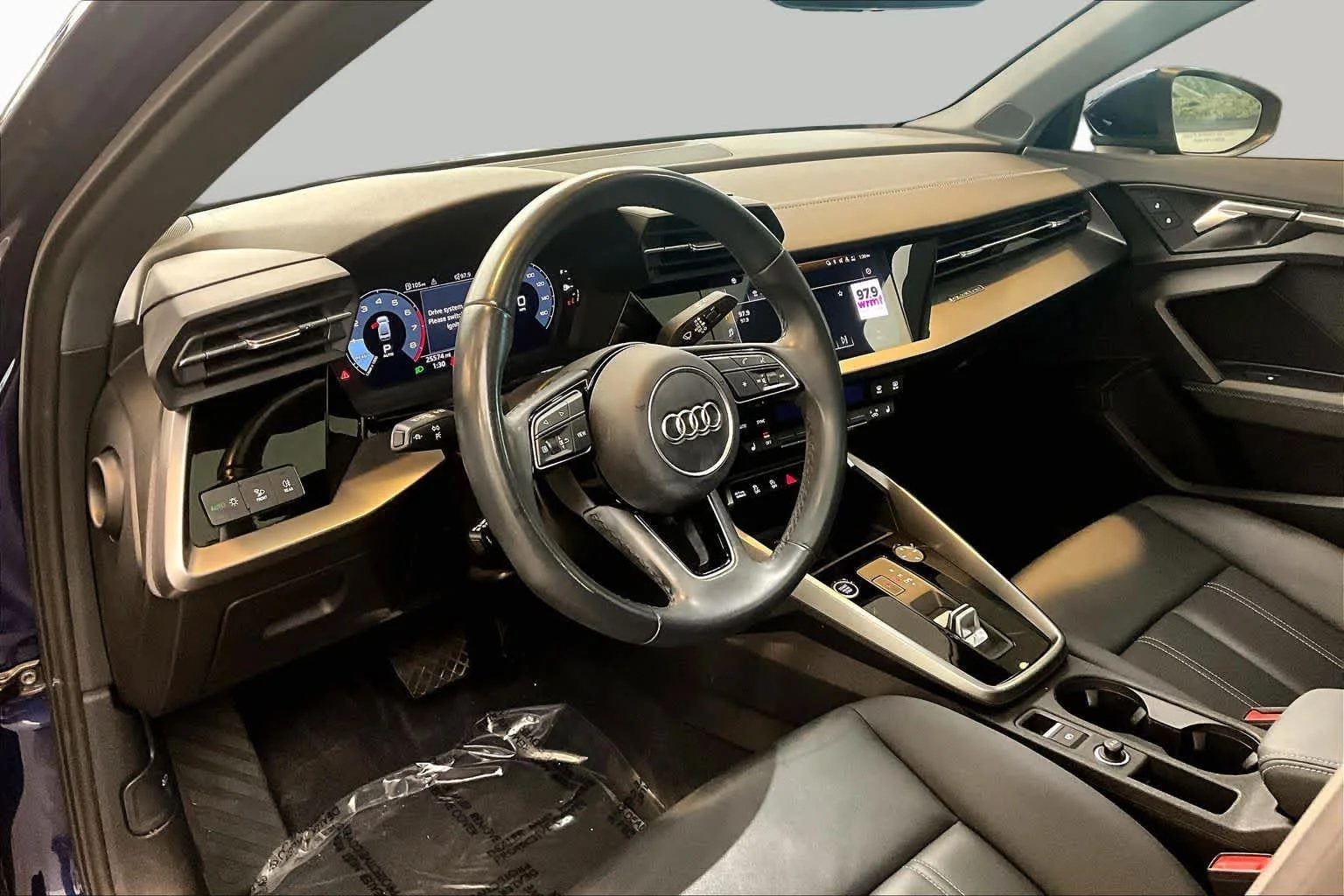 Used 2023 Navarra Blue Metallic Audi Premium image 34