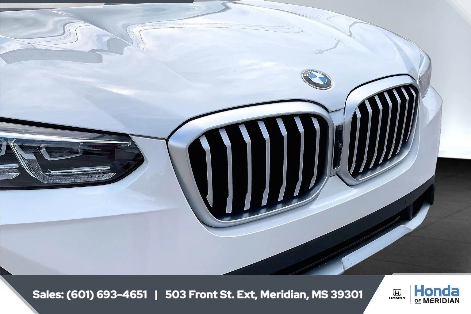 Used 2024 Mineral White Metallic BMW sDrive30i image 21