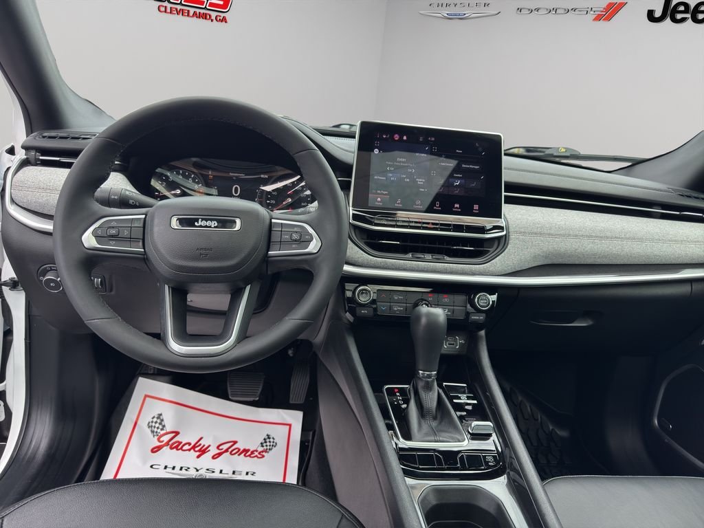Used 2023 Bright White Clearcoat Jeep Latitude Lux image 20