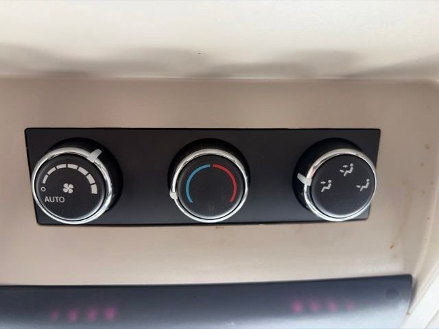 Used 2015 White Chrysler Touring image 26