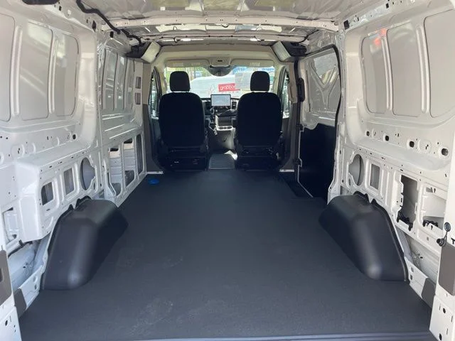 New 2026 OXFORD WHITE Ford Base image 42