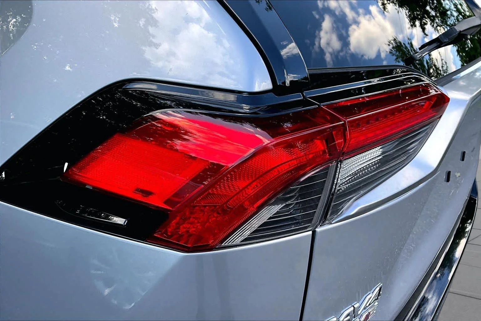 Certified Used 2022 Silver Sky Metallic/Midnight Black Metallic Toyota XSE image 27