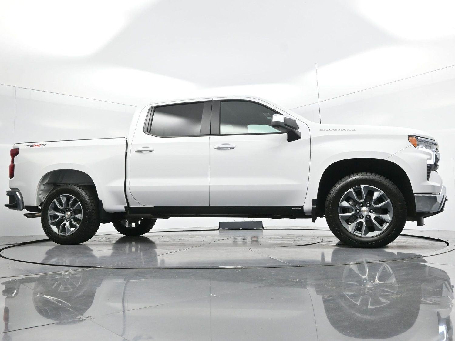 Used 2025 Summit White Chevrolet LT image 43