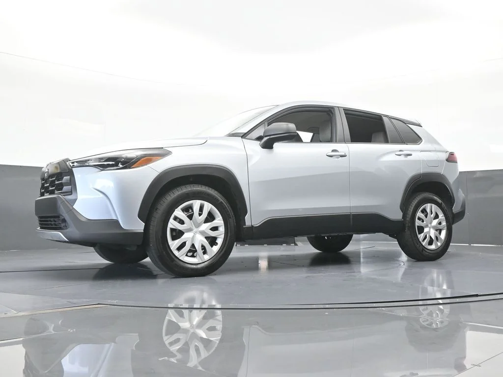 2026 Toyota Corolla Cross L - Photo 48