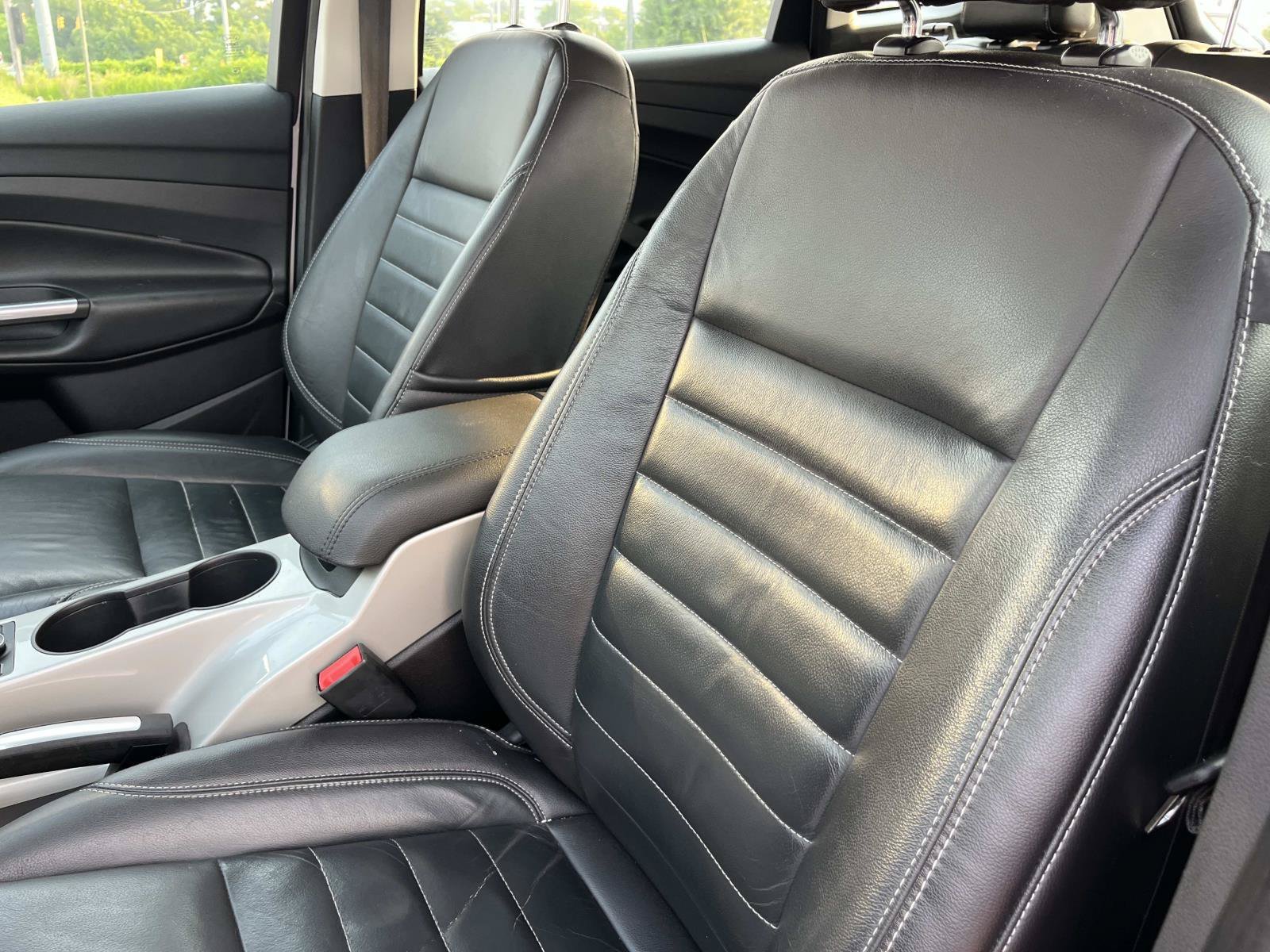 Used 2016 White Platinum Metallic Tri-Coat Ford SEL image 26