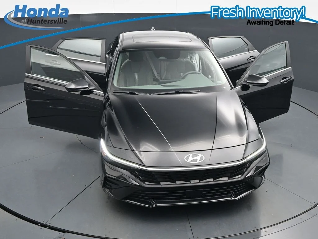 Used 2025 Abyss Black Hyundai SEL Convenience image 36
