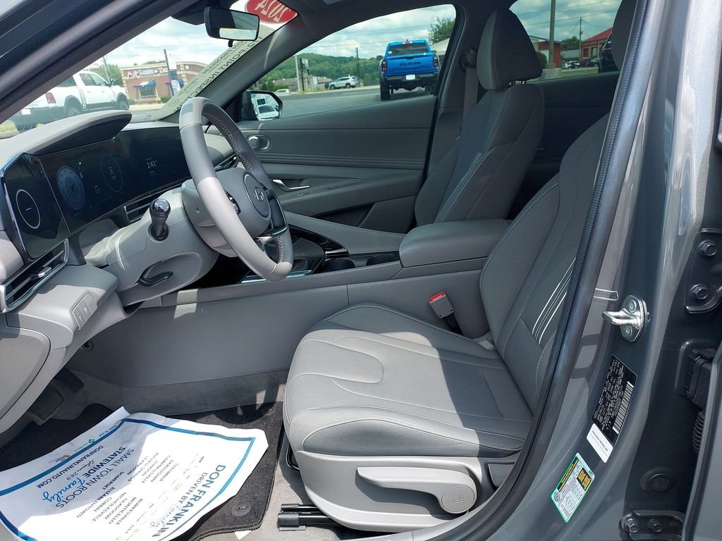 Used 2024 Gray Hyundai SEL image 13