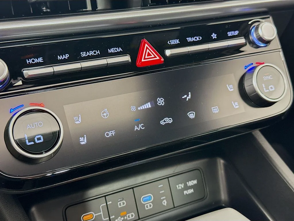 2025 Hyundai Santa Cruz Limited - Photo 16