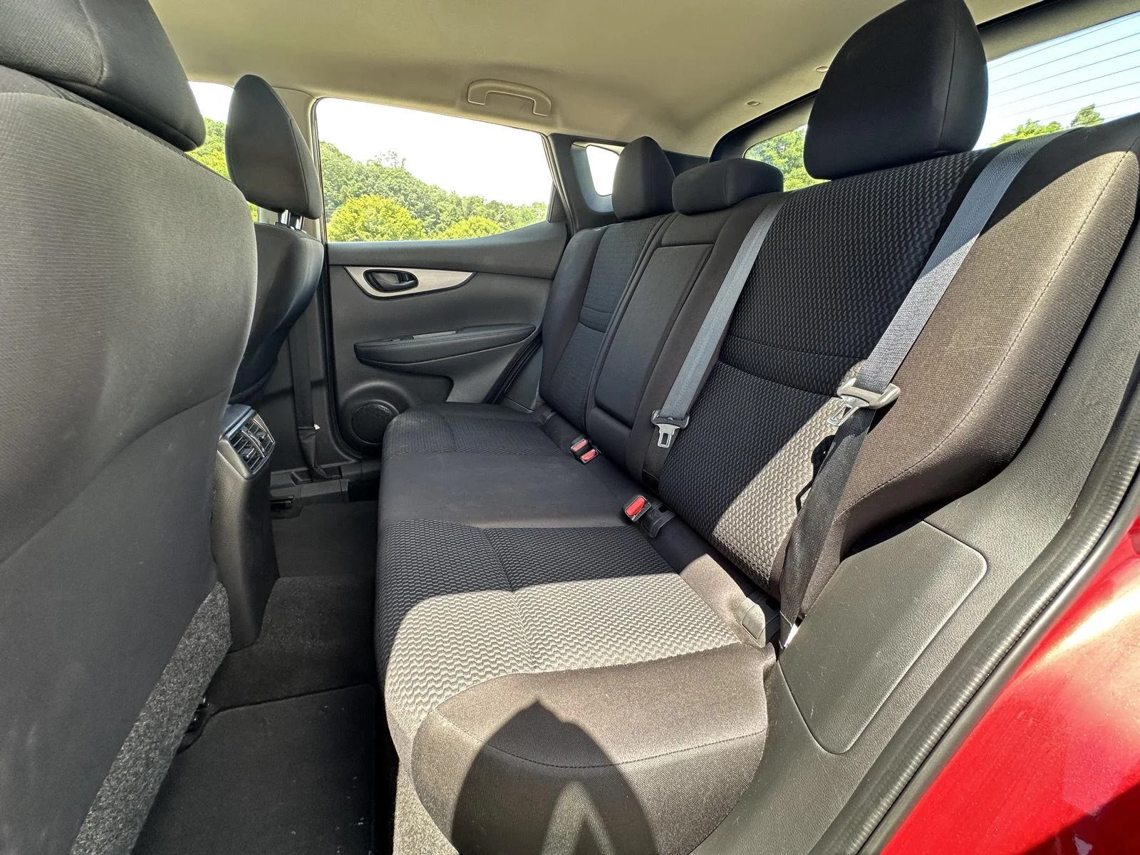 Used 2019 Scarlet Ember Tintcoat Nissan S image 11