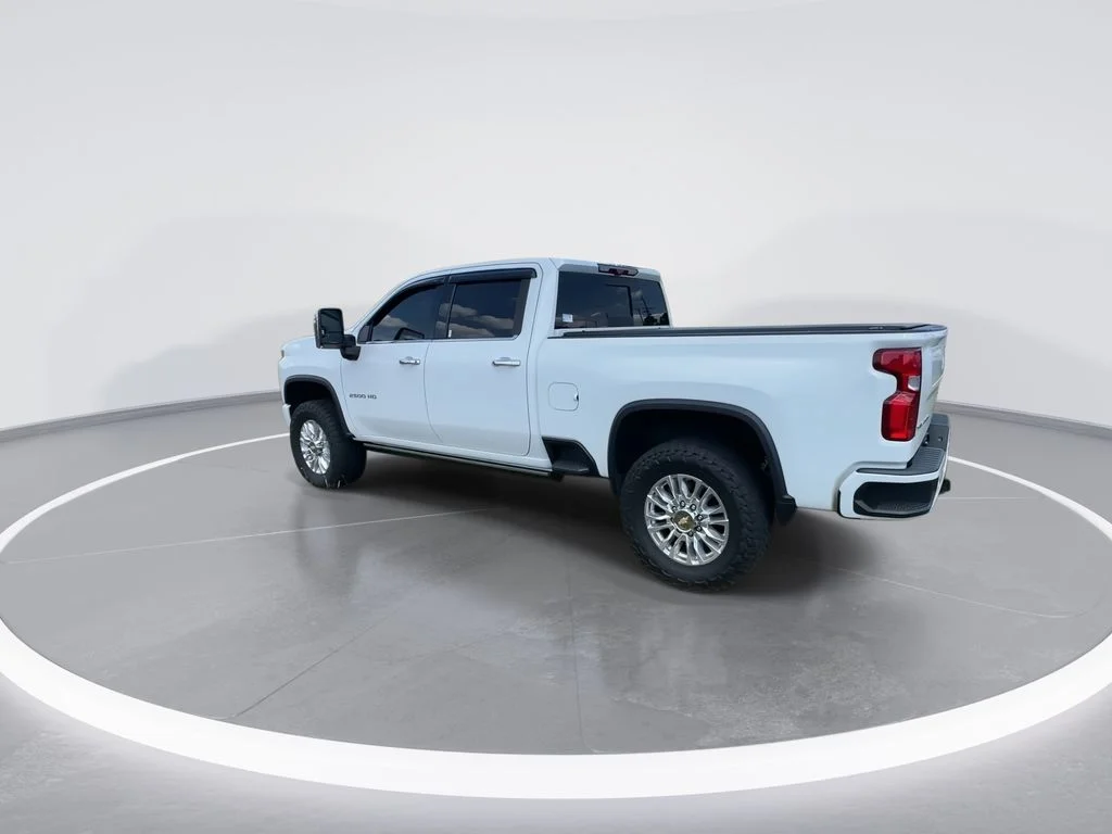 Used 2022 White Chevrolet High Country image 6