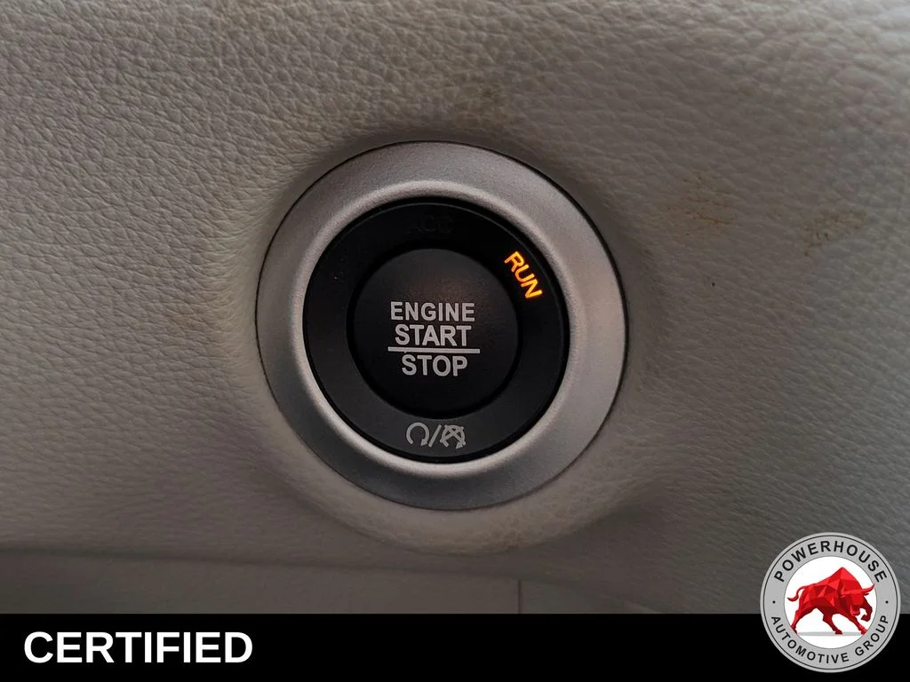 Used 2023 White Chrysler Limited image 39