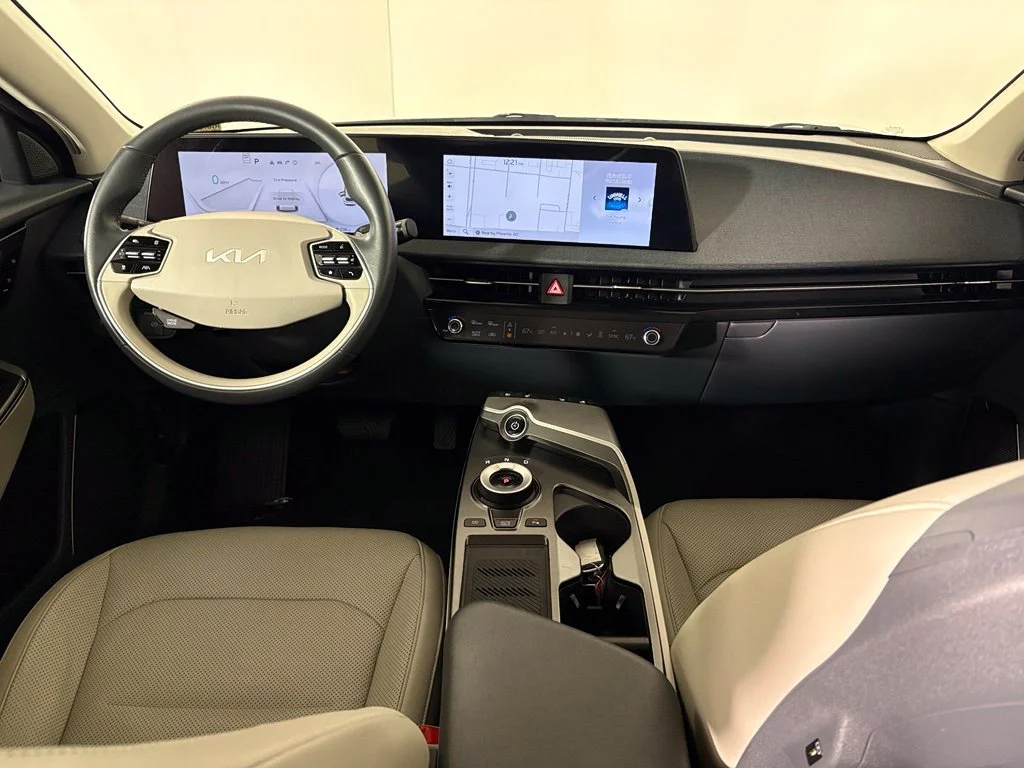 Used 2024 Gray Kia Wind image 40