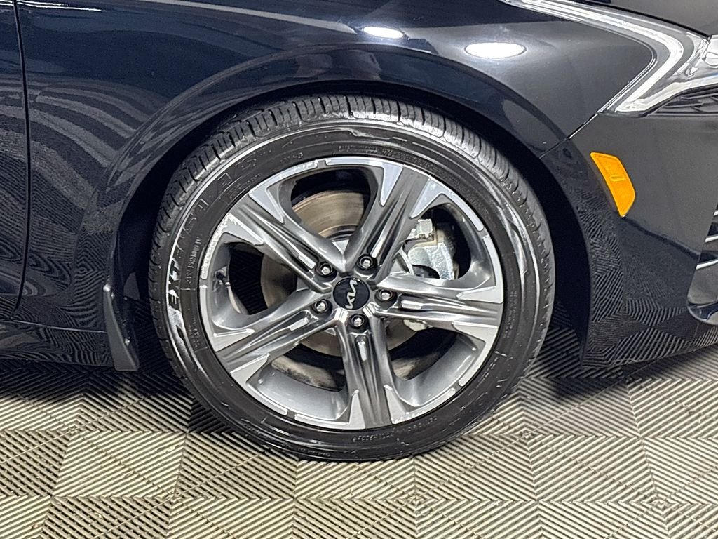 Used 2022 Ebony Black Kia EX image 24