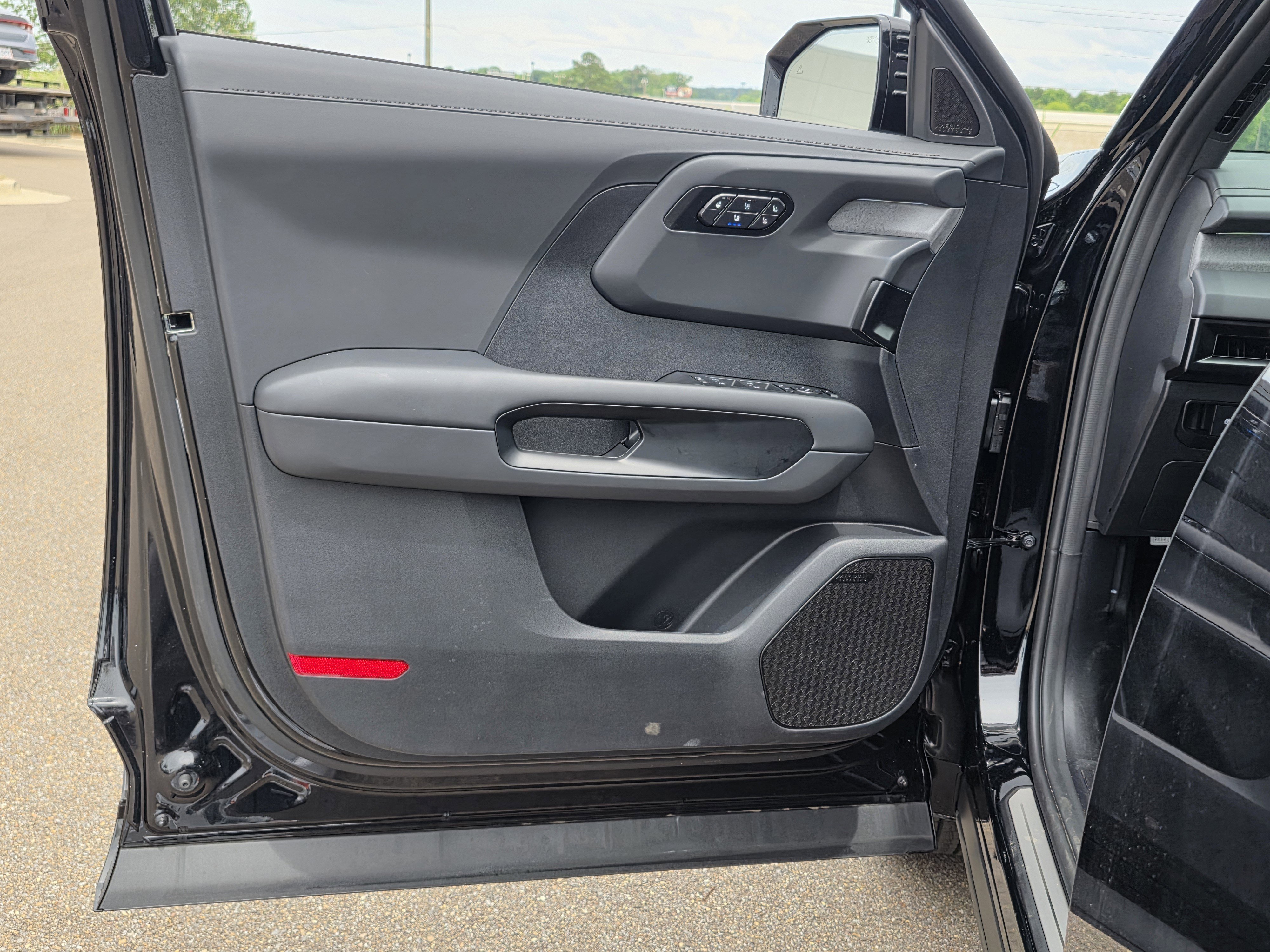 New 2027 Ebony Black Kia X-LINE SX image 12