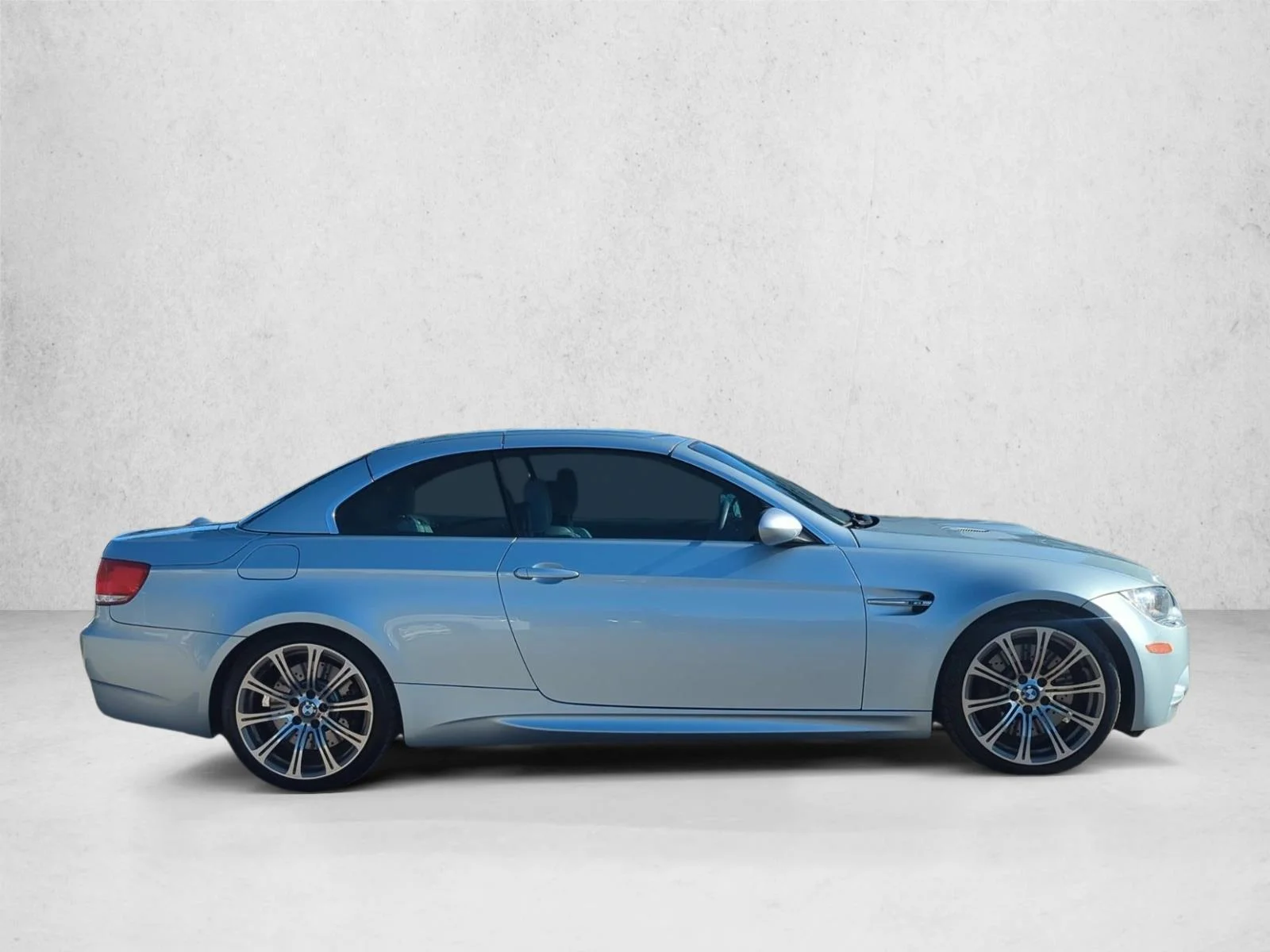 Used 2009 Silverstone Metallic BMW  image 4