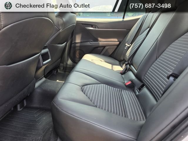 Used 2018 Super White Toyota SE image 18