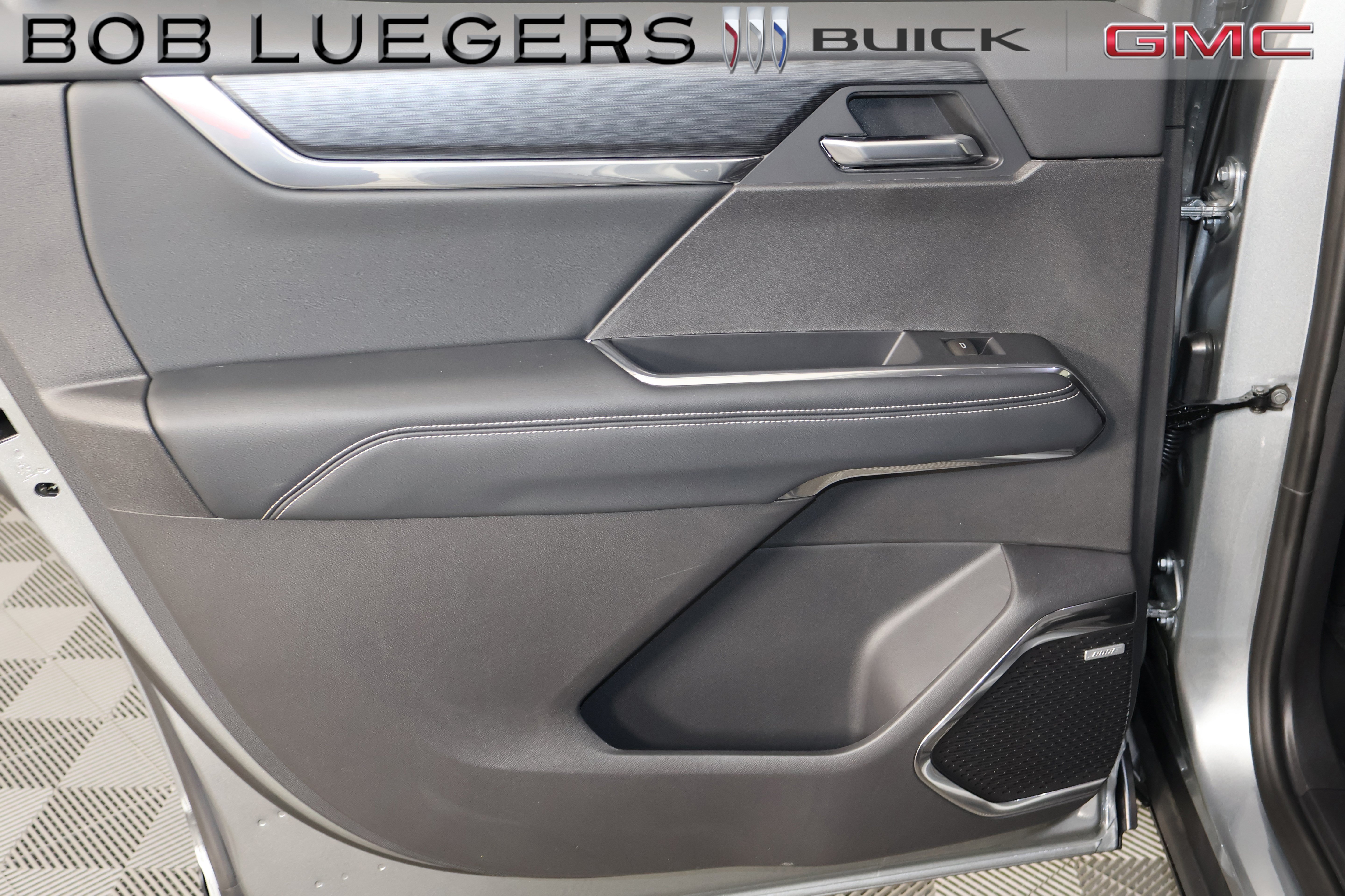 2026 GMC Acadia Elevation - Photo 11