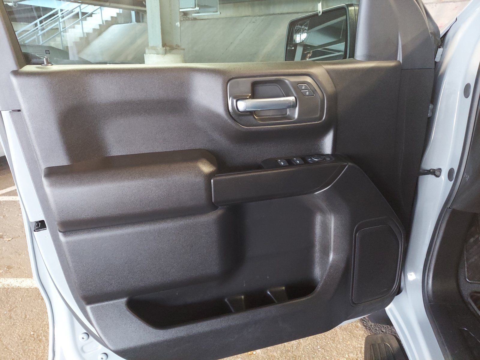 Used 2025 Slate Gray Metallic Chevrolet Custom image 27