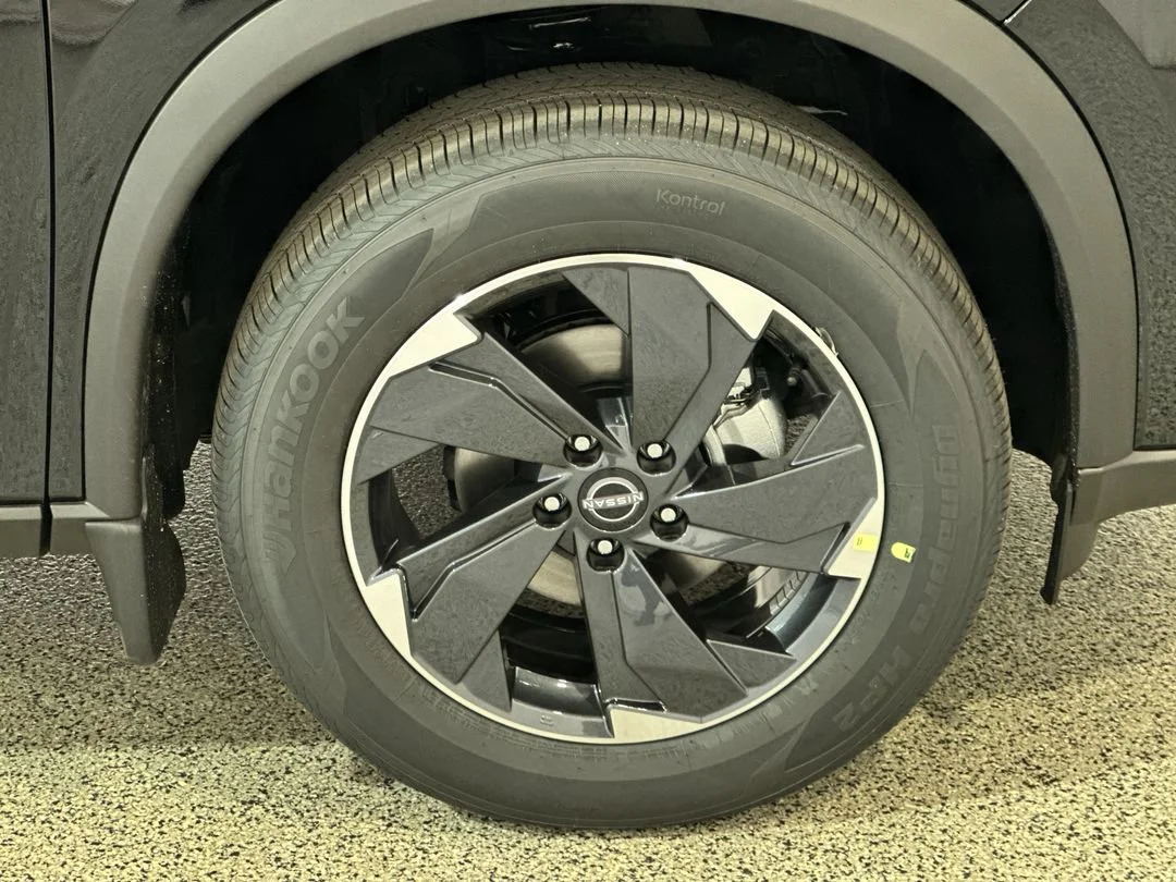 2026 Nissan Rogue SV - Photo 10