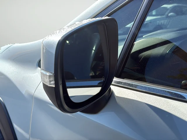 Used 2019 White Subaru 2.0i Limited image 10