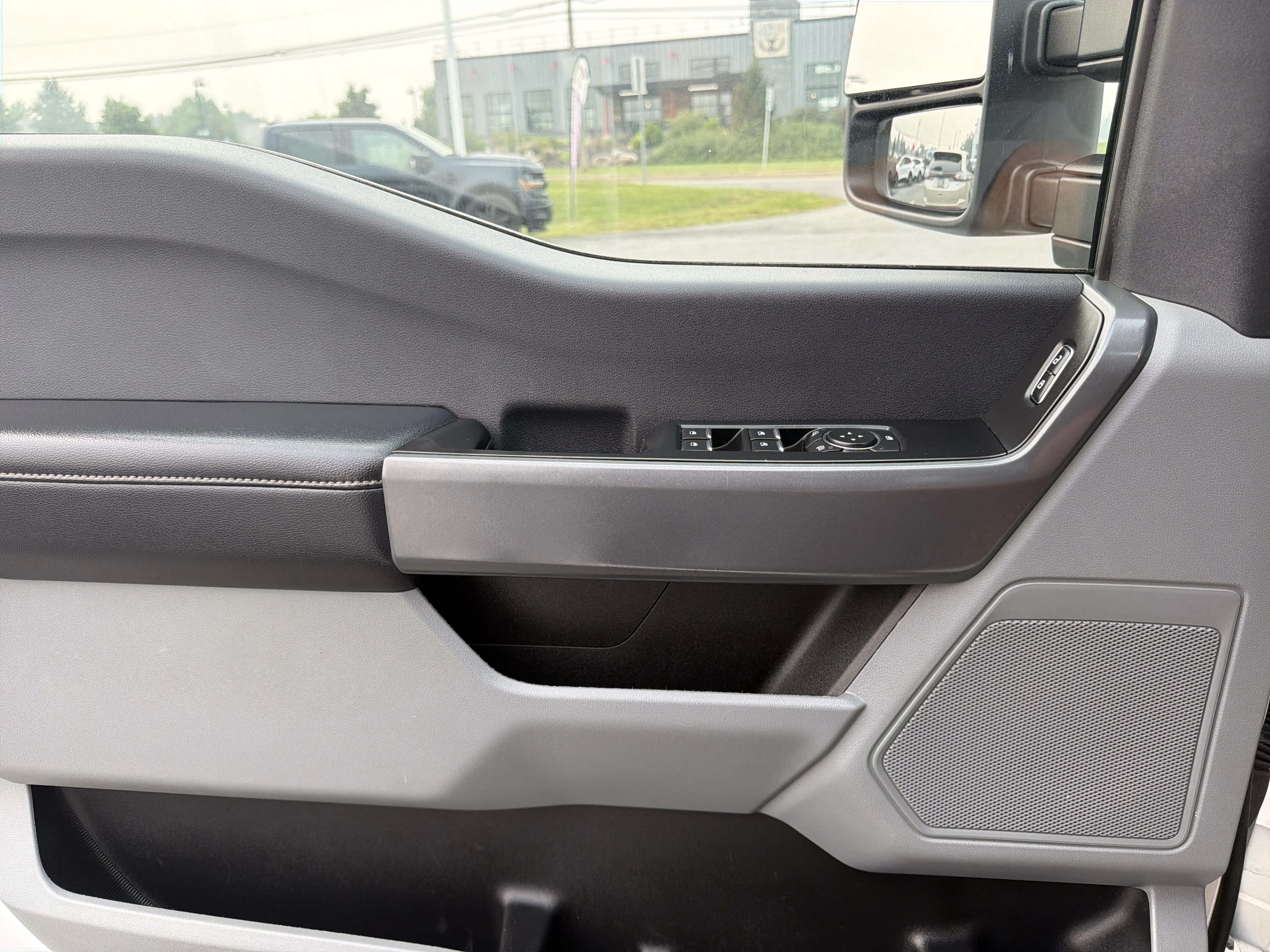 Used 2024 Oxford White Ford XLT image 16