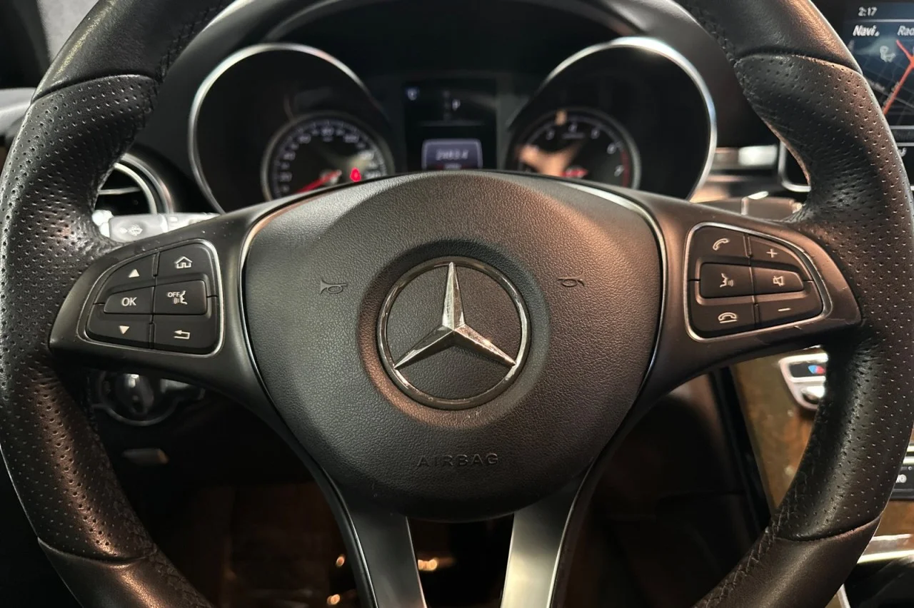 Used 2018 Selenite Grey Metallic Mercedes-Benz GLC 300 image 23