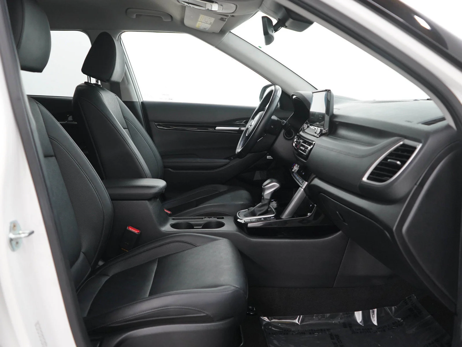 Used 2021 Snow White Pearl Kia SX DCT AWD image 13