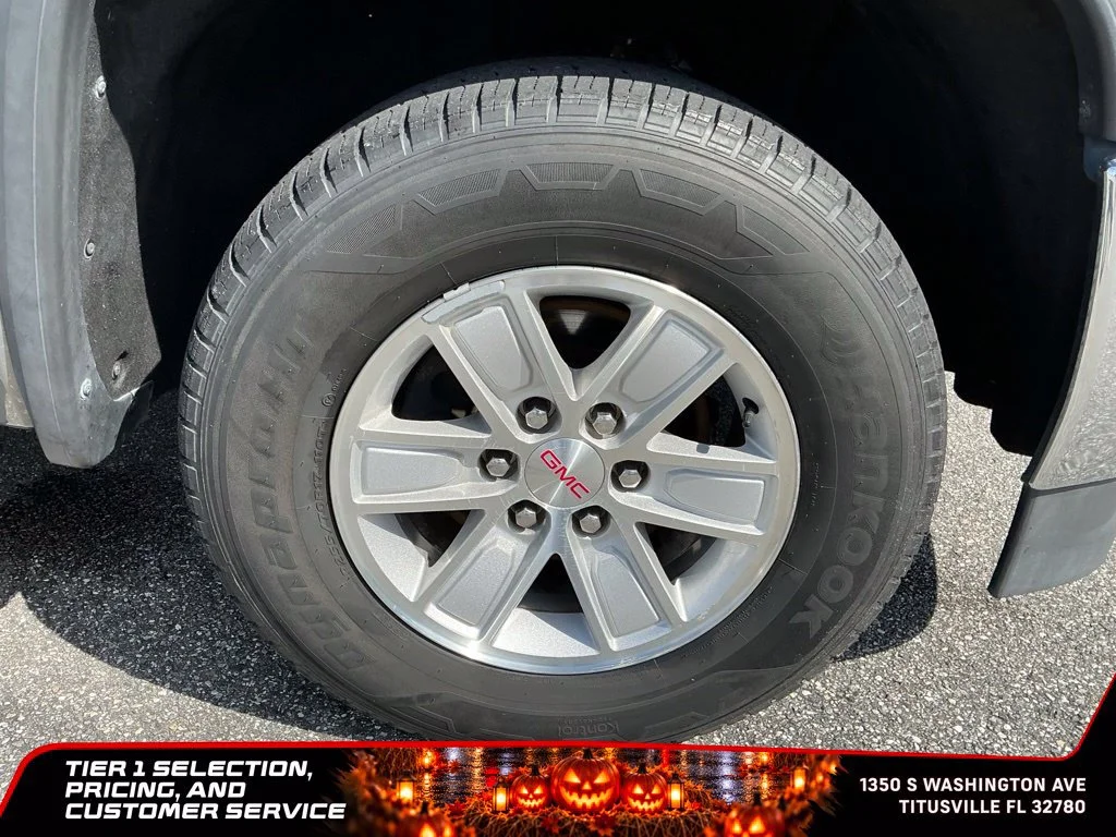Used 2017 PEPPERDUST METALLIC GMC SLE image 13
