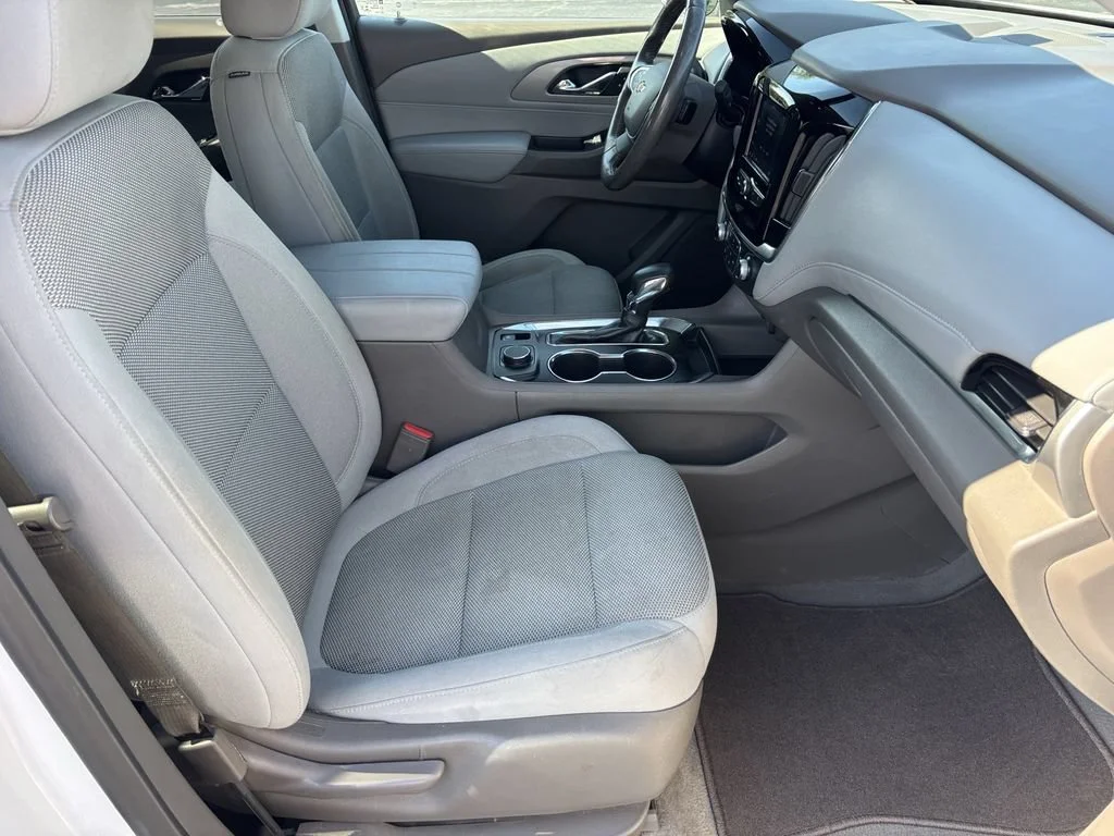 Used 2021 SUMMIT WHITE Chevrolet LT Cloth image 21