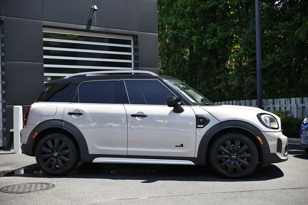 Used 2023 Rooftop Gray Metallic MINI Signature image 4