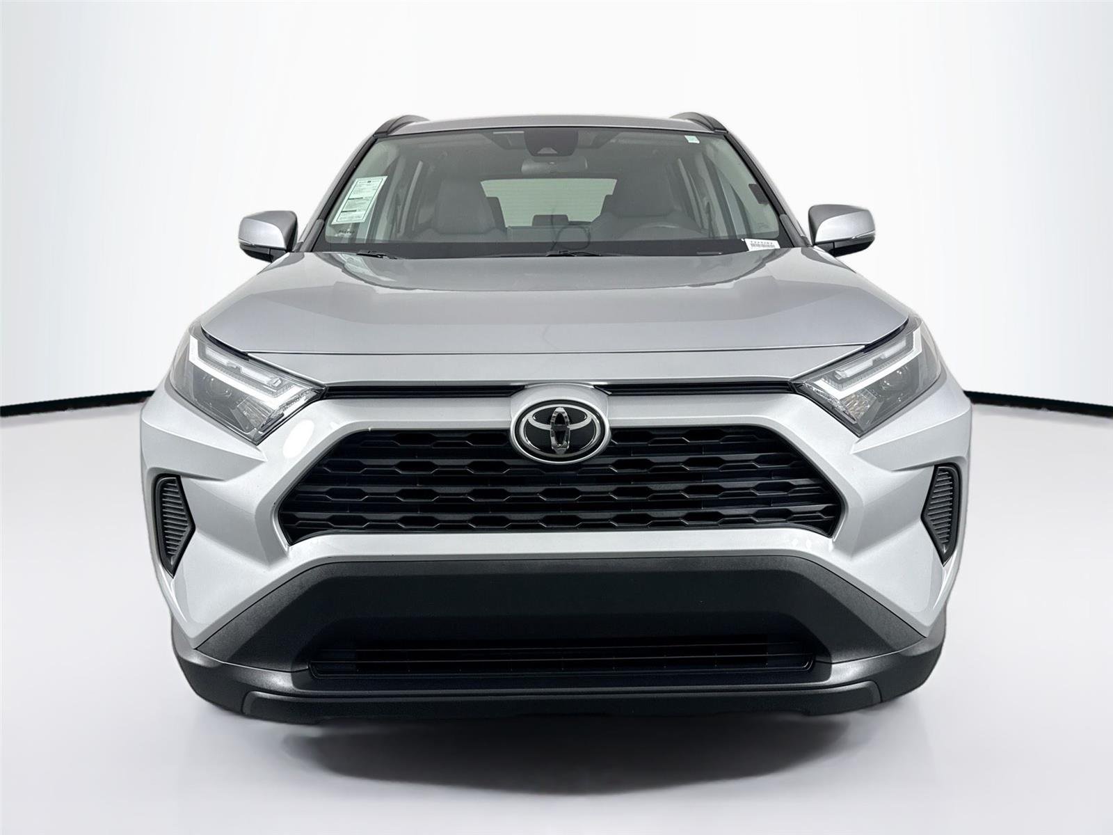 Used 2022 Silver Sky Metallic Toyota XLE image 7