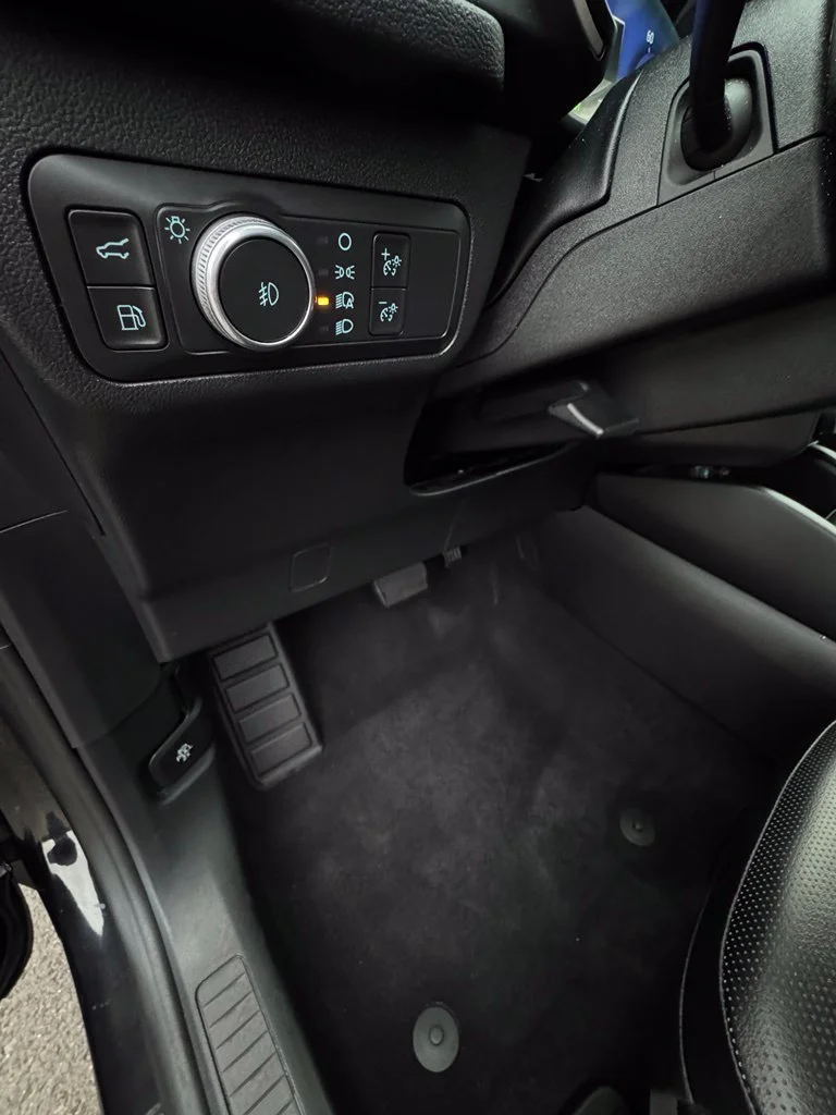Used 2022 Black Metallic Ford SEL image 15