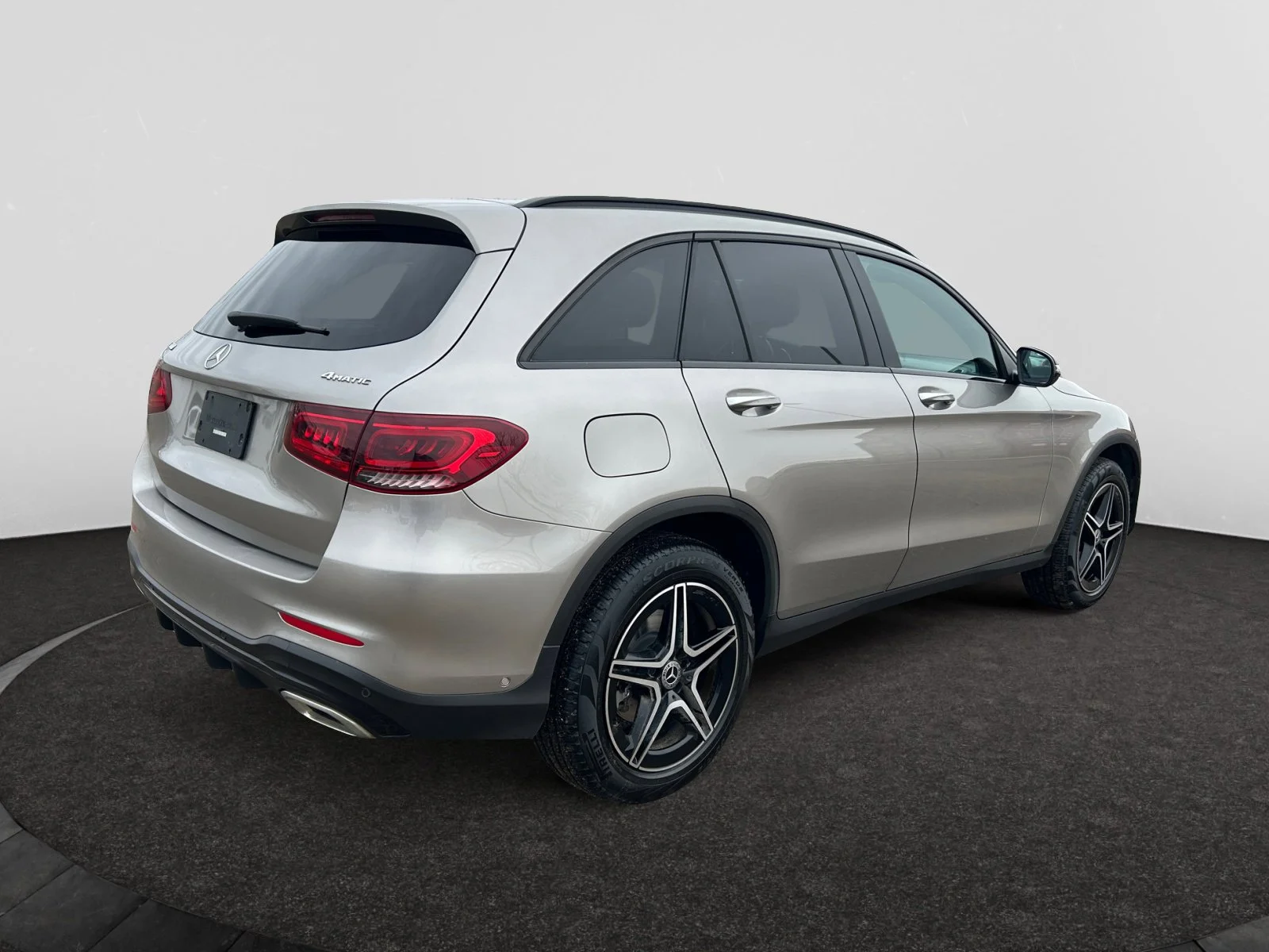 Used 2022 Gray Mercedes-Benz 4DR GLC 300 4MAT image 5