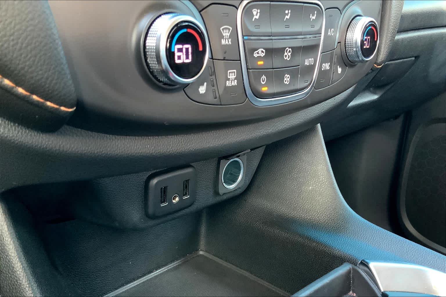 Used 2019 MOSAIC BLACK METALLIC Chevrolet LT Cloth image 32