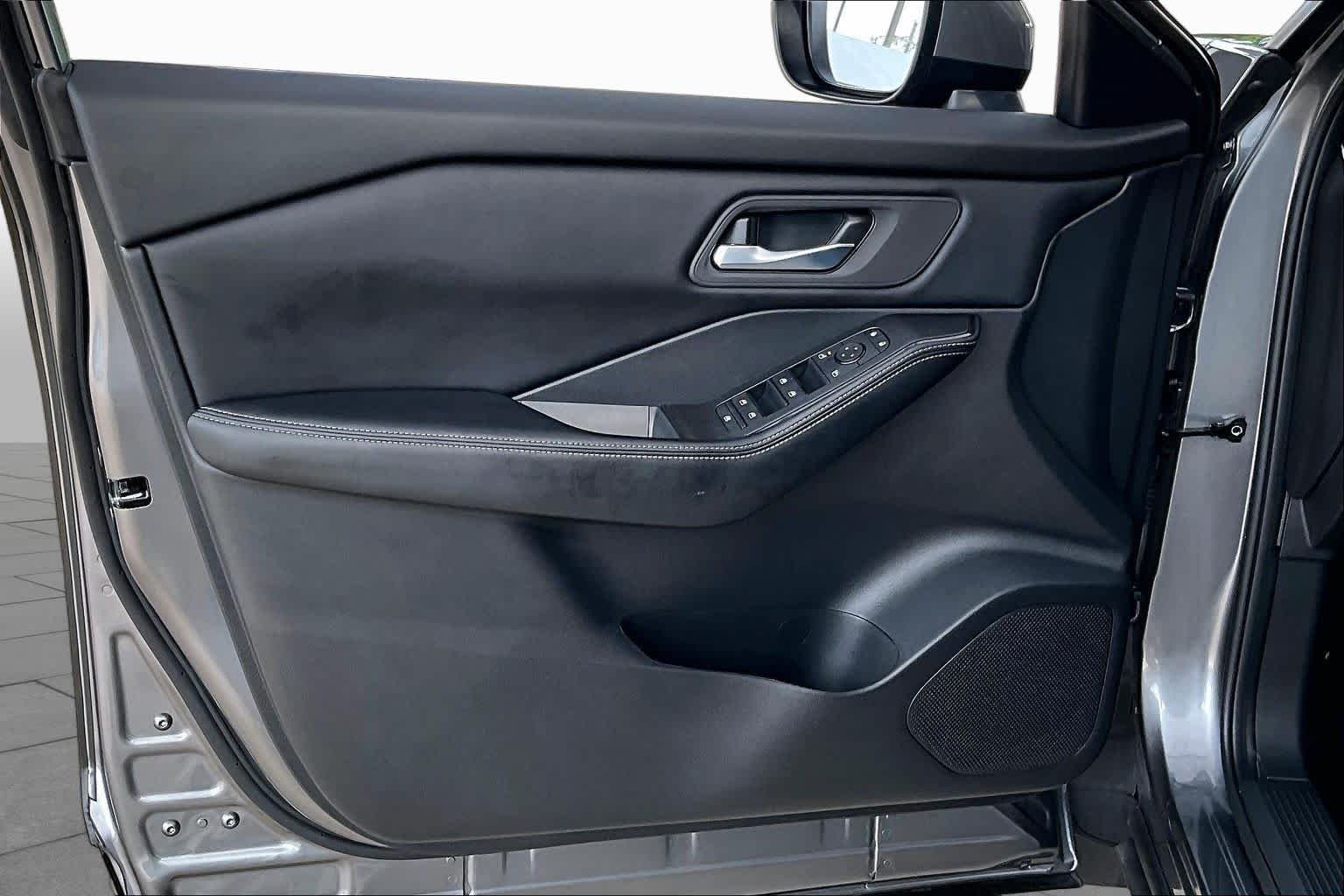 Used 2025 Gun Metallic Nissan SV image 22
