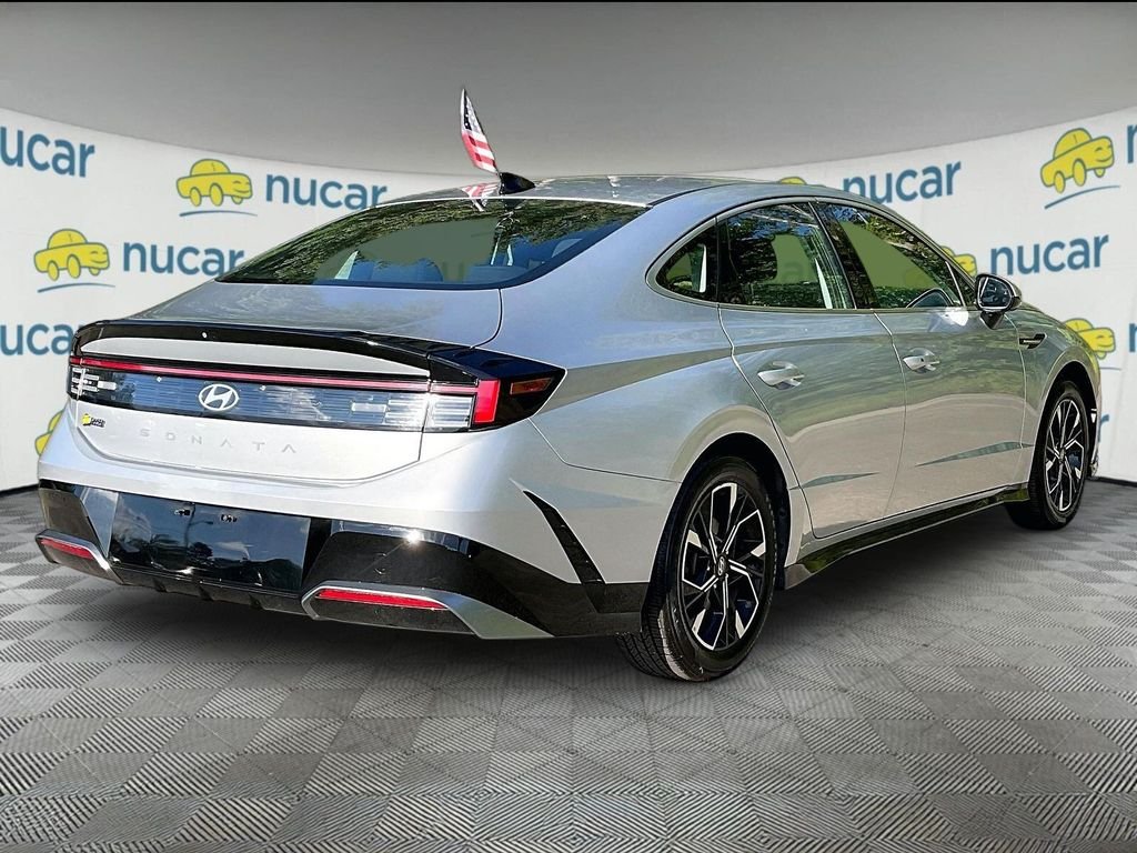 Used 2024 Silver Hyundai SEL image 6