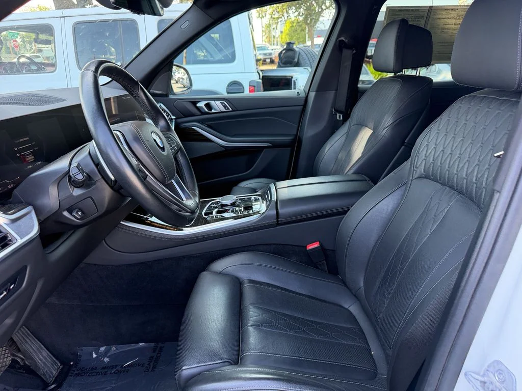 Used 2025 Alpine White BMW xDrive50e image 11