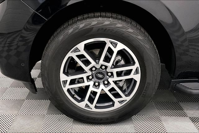Used 2025 Agate Black Metallic Ford Active image 10