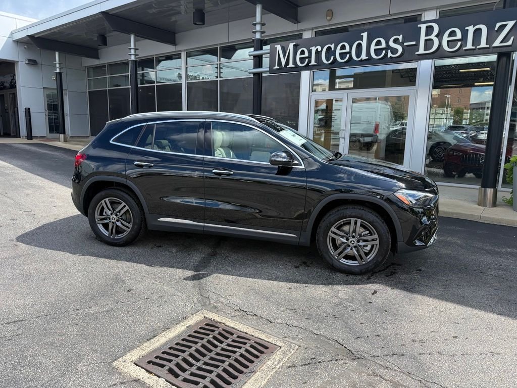 New 2026 Night Black Mercedes-Benz GLA 250 image 2