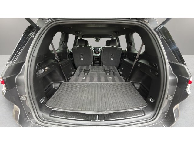 Used 2023 Gray Jeep Altitude image 34