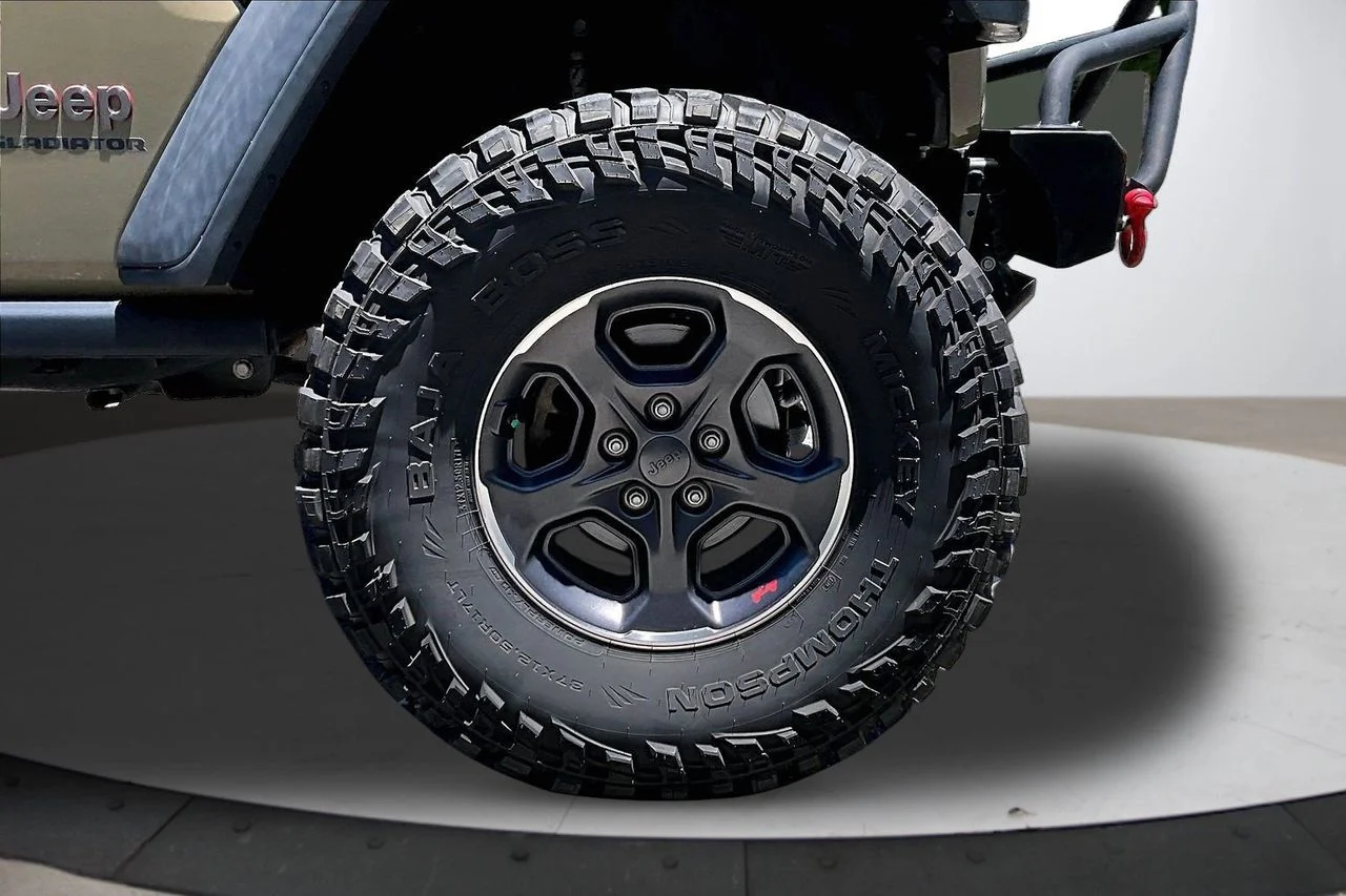 Certified Used 2020 Green Jeep Rubicon image 33