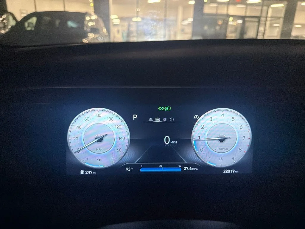 Used 2024 Silver Hyundai SE image 6