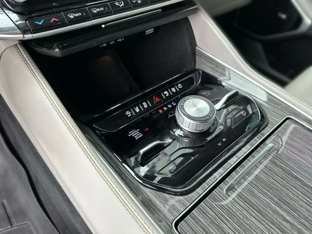 Used 2022 Black Jeep Series III image 21